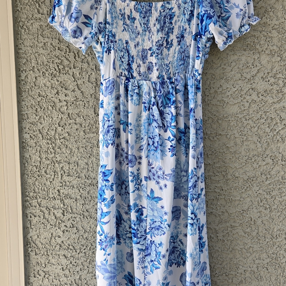 Thats so fetch Blue White Floral Maxi Dress - Picture 8 of 12